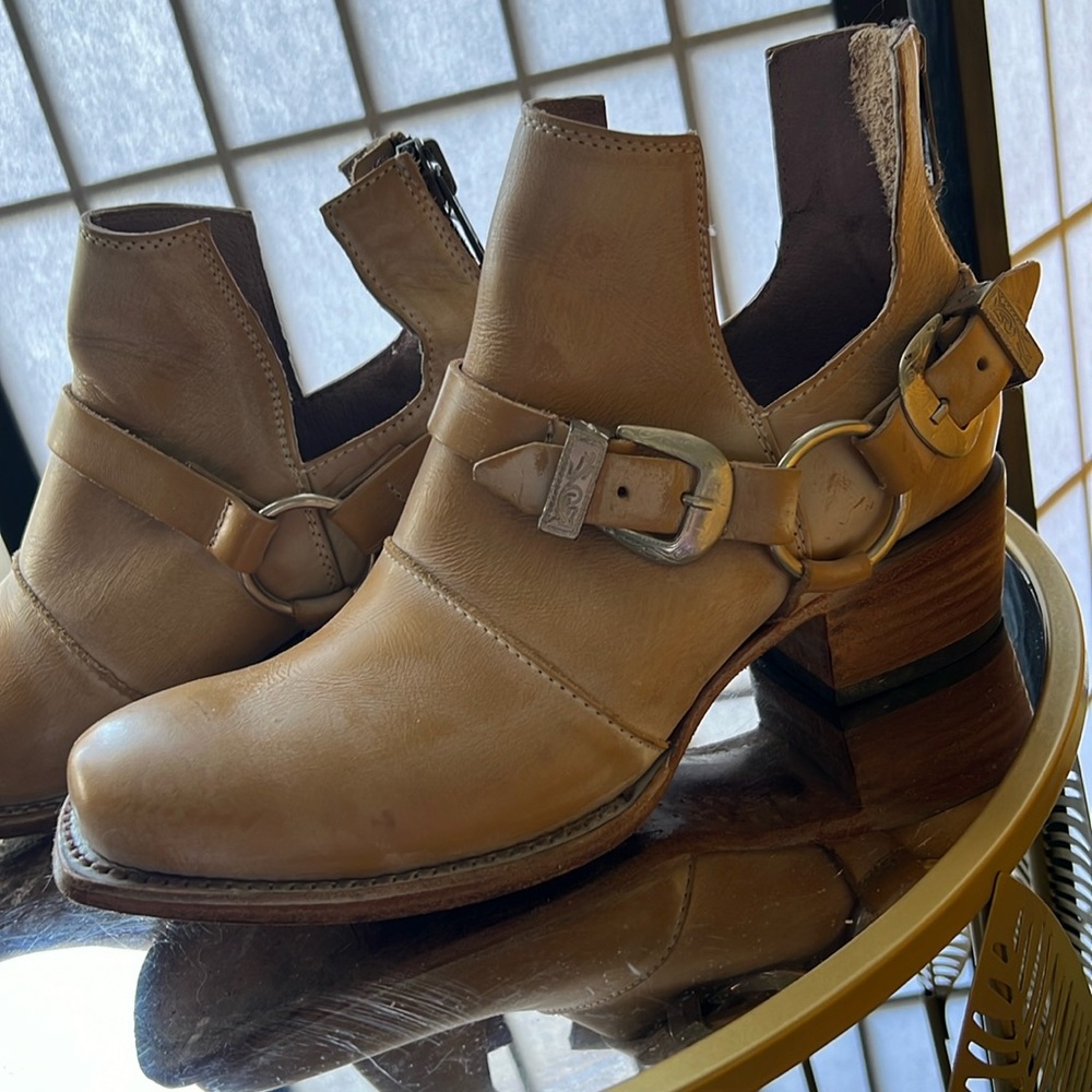 FREEBIRD by Steve Madden Leather Boots